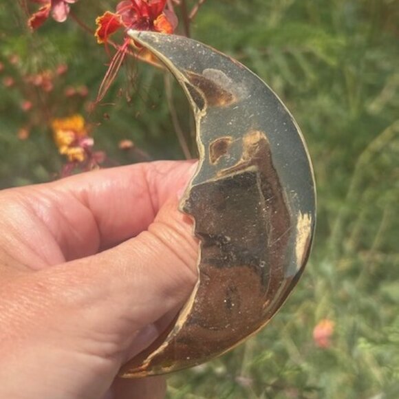 LARGE Gold Crescent Moon Face Vintage BROOCH - Picture 2 of 10